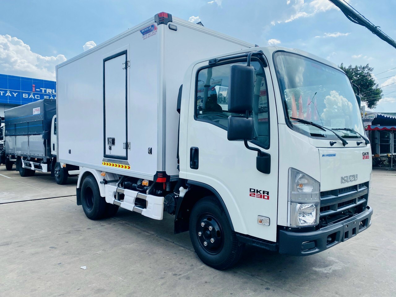 ISUZU 1t4 - QKR(230)- THÙNG KÍN COMPOSITE