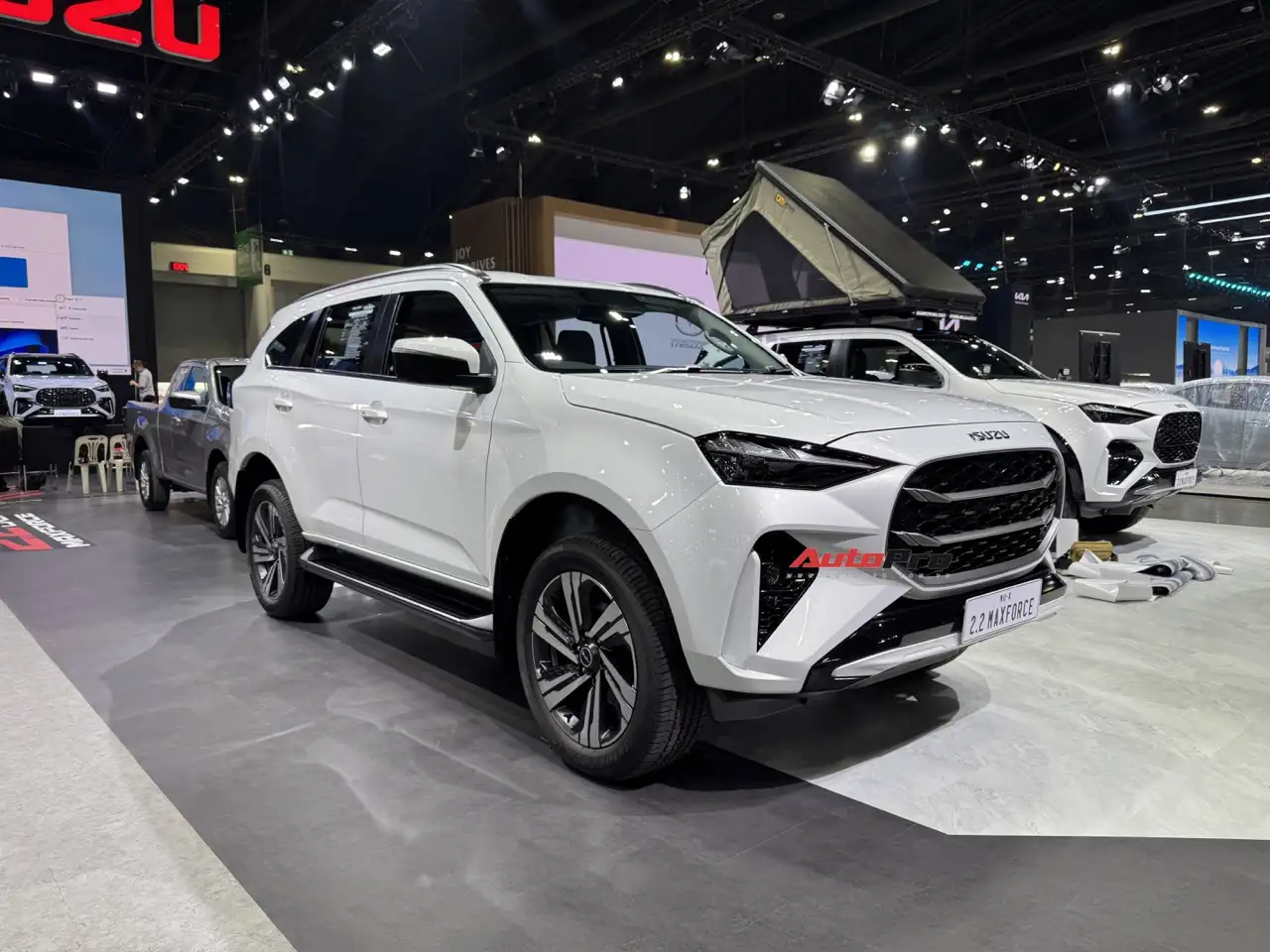 Isuzu Mu-X 2025 cải thiện về ngoại hình lẫn tiện nghi