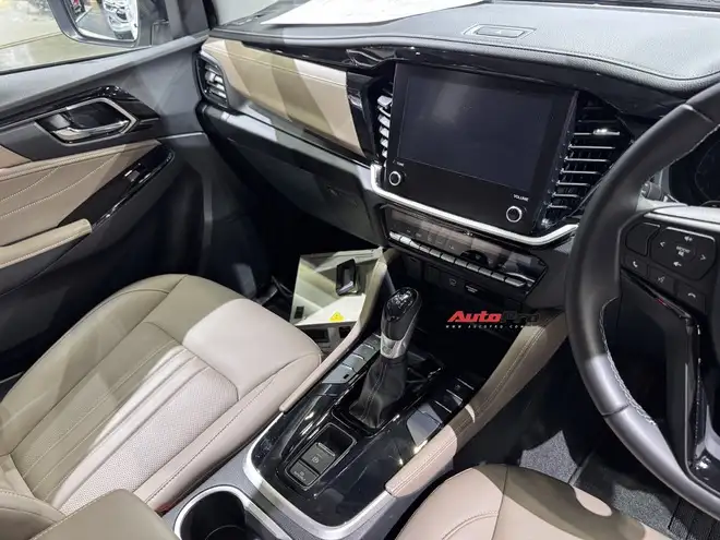 ISUZU Mu-X 2025, nội thất sang trạng- tiện ích
