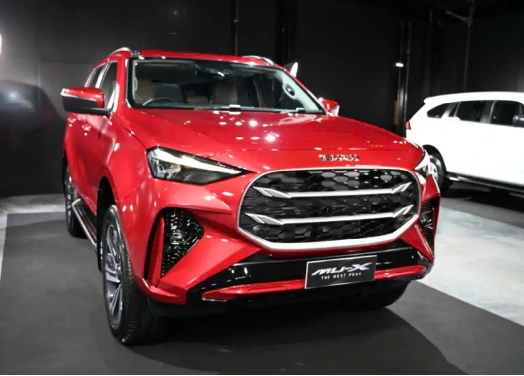 ISUZU Mu-X 2025, Máy dầu 2.2L, mâm 20inch
